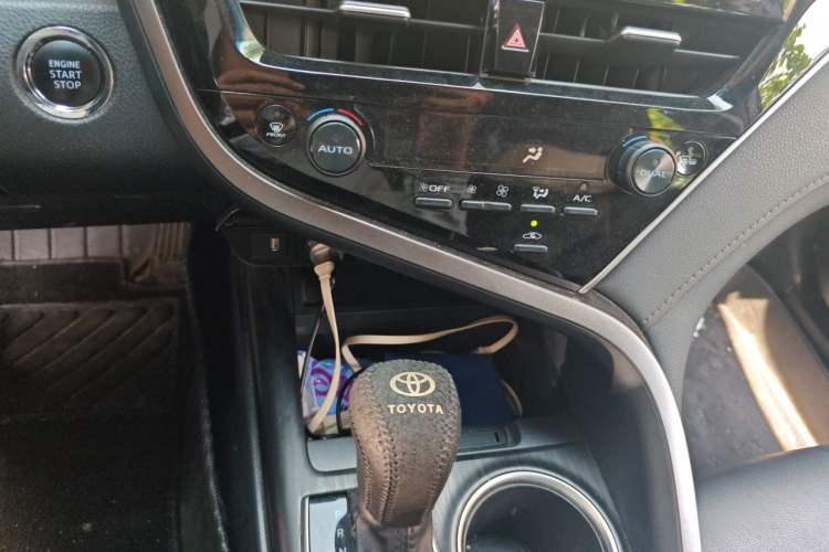 Used Toyota Camry 2021 2.5G Luxury Edition Audio And AC Panel