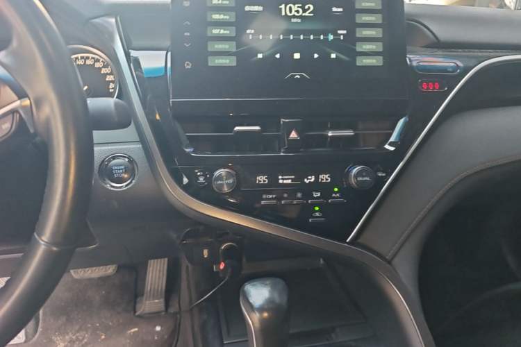 Used Toyota Camry 2021 2.0G Luxury Edition Audio And AC Panel