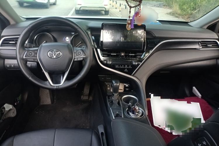 Used Toyota Camry 2021 2.0G Luxury Edition Center Console