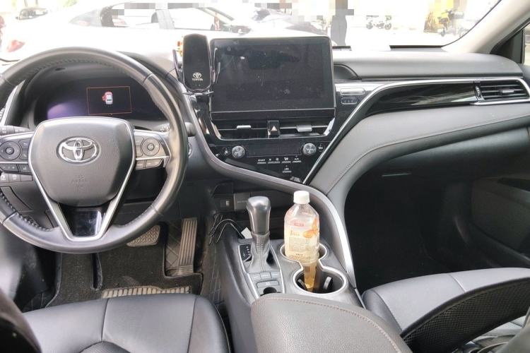 Used Toyota Camry 2021 2.5G Luxury Edition Center Console