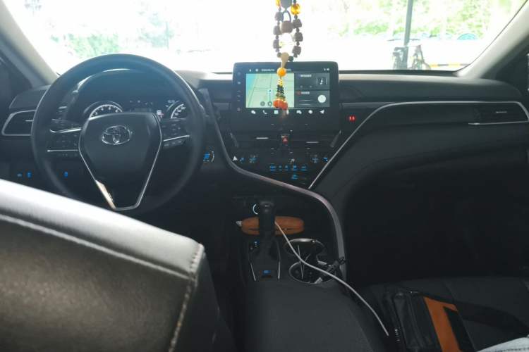 Used Toyota Camry 2021 2.0G Luxury Edition Center Console