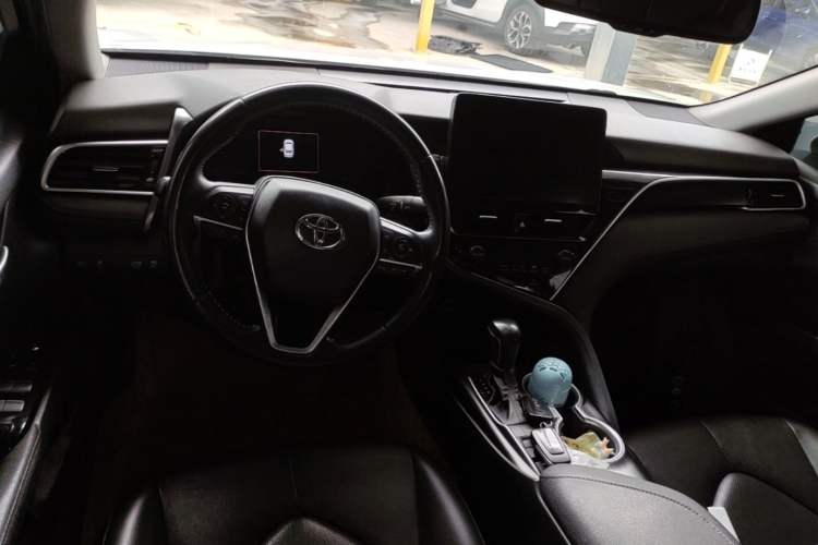 Used Toyota Camry 2021 2.5G Luxury Edition Center Console
