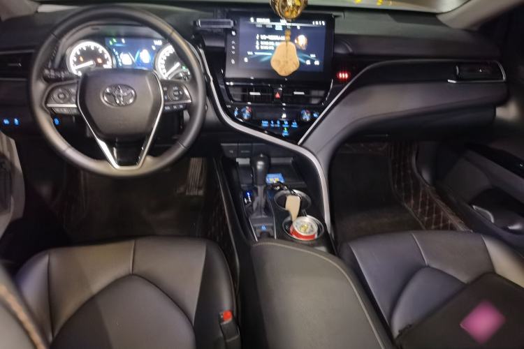 Used Toyota Camry 2021 2.0G Luxury Edition Center Console