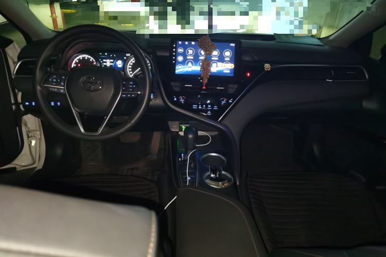 Used Toyota Camry 2021 2.0G Luxury Edition Center Console