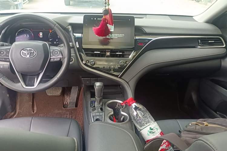 Used Toyota Camry 2021 2.5G Luxury Edition Center Console