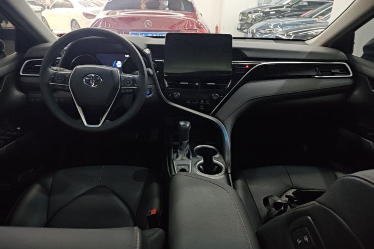 Used Toyota Camry 2021 2.0G Luxury Edition Center Console