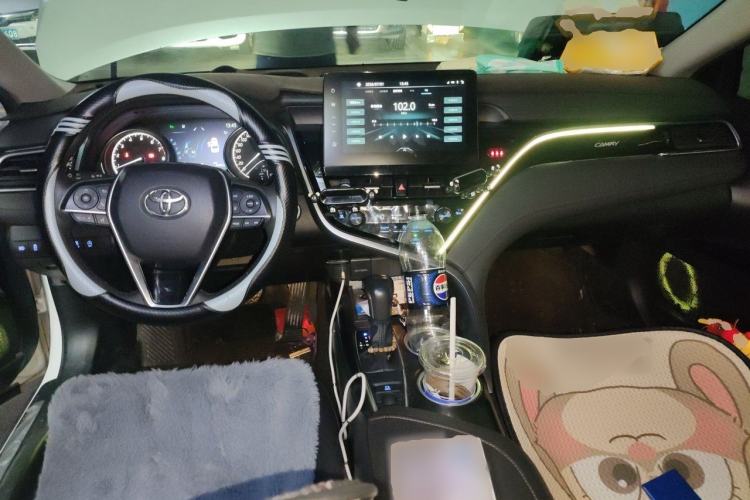 Used Toyota Camry 2021 2.0G Luxury Edition Center Console