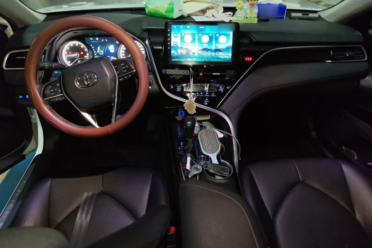 Used Toyota Camry 2021 2.0G Luxury Edition Center Console