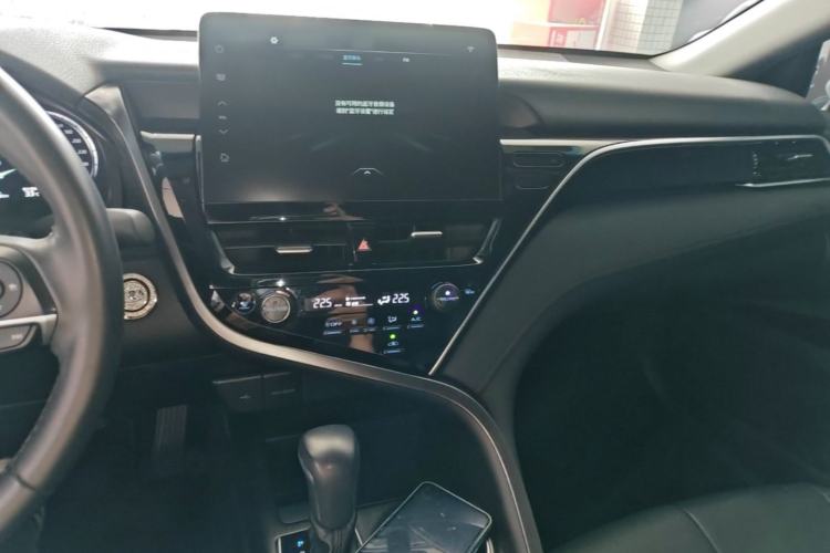 Used Toyota Camry 2021 2.5G Luxury Edition Center Console