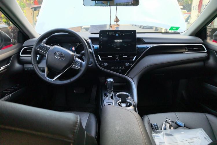 Used Toyota Camry 2021 2.0G Luxury Edition Center Console