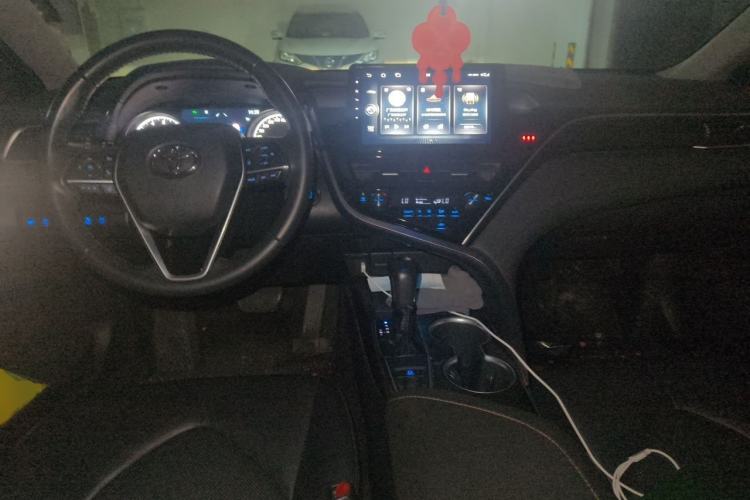 Used Toyota Camry 2021 2.0G Luxury Edition Center Console