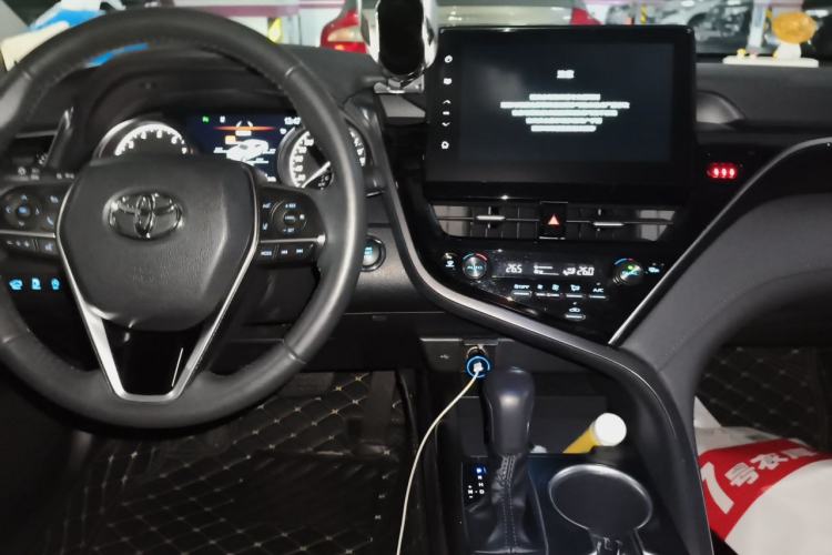 Used Toyota Camry 2021 2.0G Luxury Edition Center Console