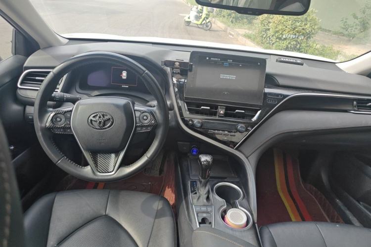 Used Toyota Camry 2021 2.5G Luxury Edition Center Console