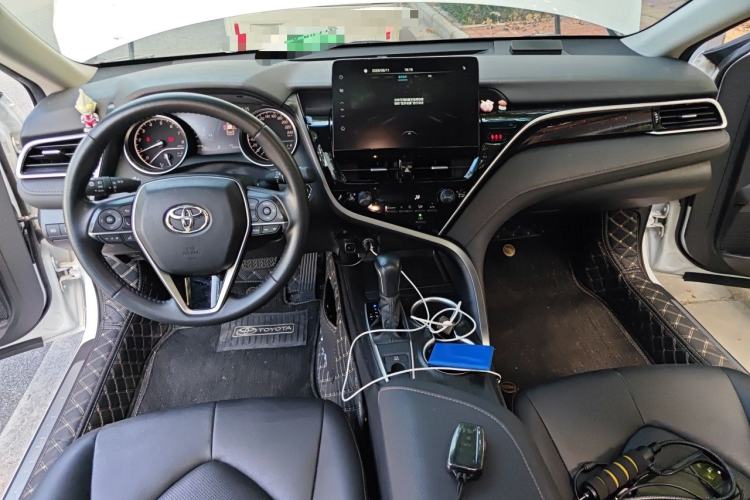 Used Toyota Camry 2021 2.0G Luxury Edition Center Console