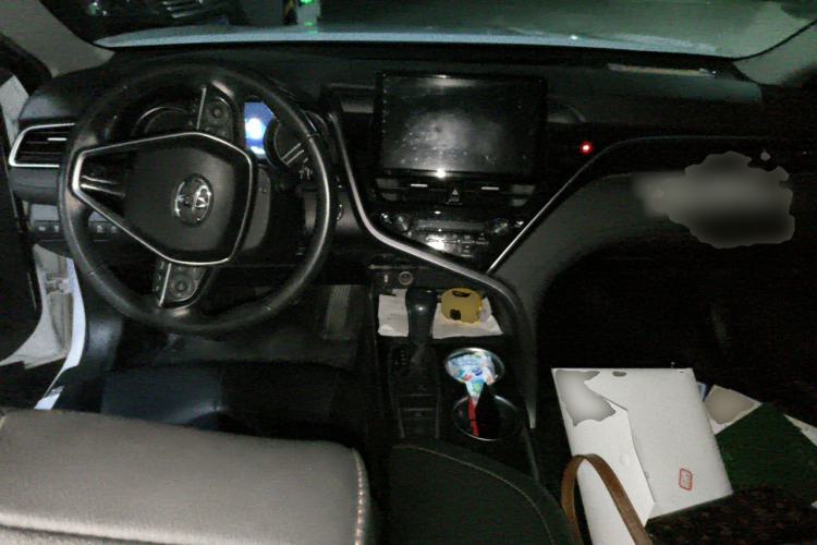 Used Toyota Camry 2021 2.0G Luxury Edition Center Console