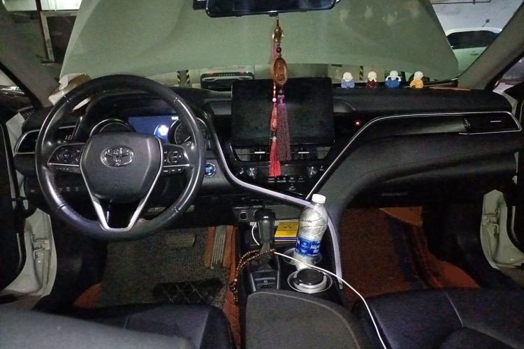 Used Toyota Camry 2021 2.0G Luxury Edition Center Console