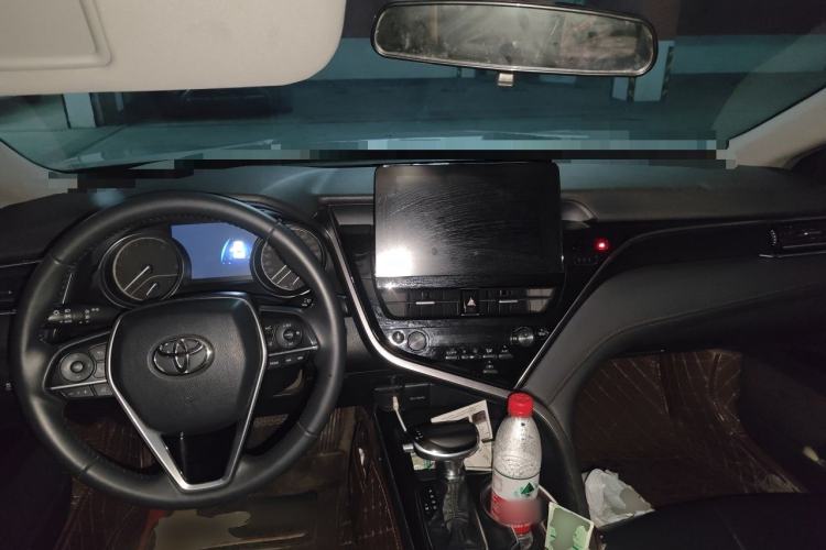 Used Toyota Camry 2021 2.0G Luxury Edition Center Console
