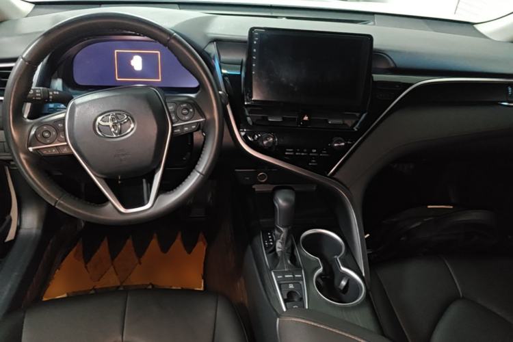 Used Toyota Camry 2021 2.5G Luxury Edition Center Console