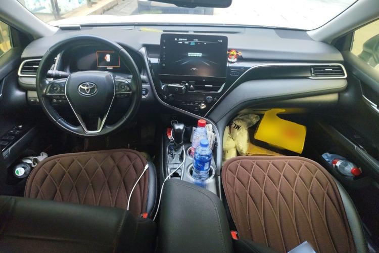 Used Toyota Camry 2021 2.5G Luxury Edition Center Console