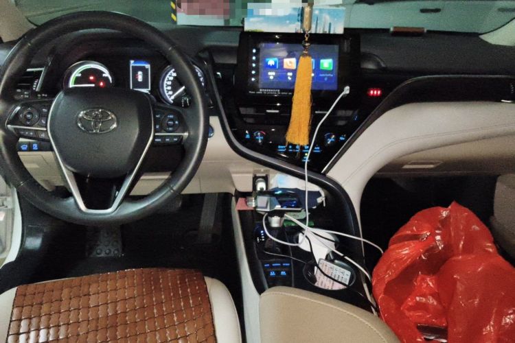 Used Toyota Camry 2021 Dual-Motor 2.5 HGVP Leading Edition Center Console