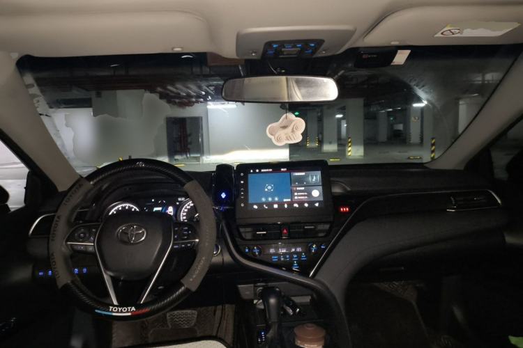 Used Toyota Camry 2021 2.0G Luxury Edition Center Console