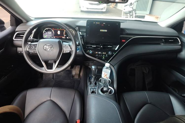 Used Toyota Camry 2021 Dual-Motor 2.5HG Luxury Edition Center Console