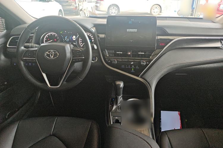 Used Toyota Camry 2021 2.0G Luxury Edition Center Console