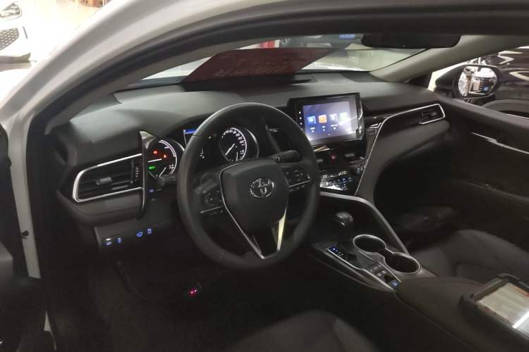 Used Toyota Camry 2021 Dual-Motor 2.5 HGVP Leading Edition Center Console