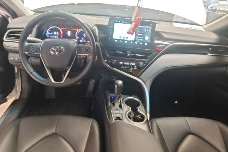 Used Toyota Camry 2021 2.5G Luxury Edition Center Console