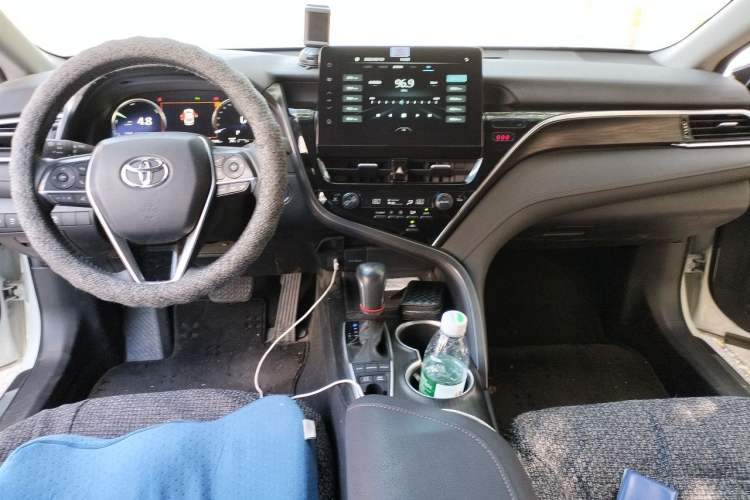 Used Toyota Camry 2021 Dual-Motor 2.5HG Luxury Edition Center Console
