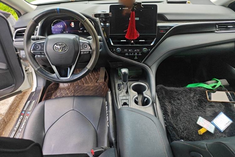 Used Toyota Camry 2021 2.5G Luxury Edition Center Console
