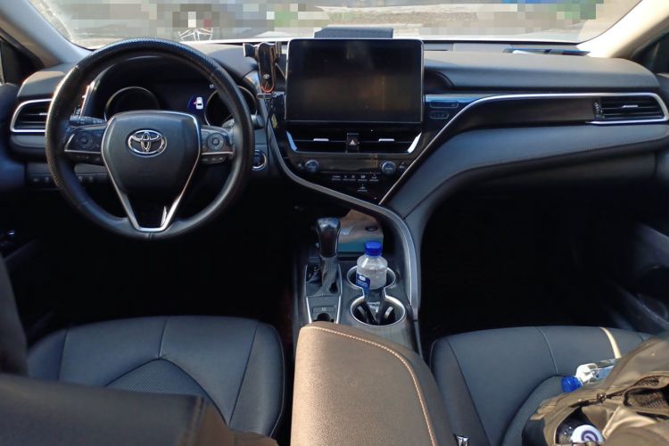 Used Toyota Camry 2021 2.0G Luxury Edition Center Console