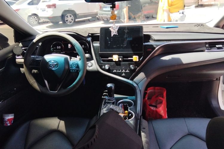 Used Toyota Camry 2021 2.5G Luxury Edition Center Console