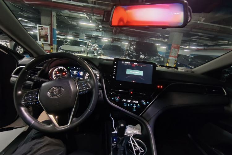 Used Toyota Camry 2021 2.0G Luxury Edition Center Console