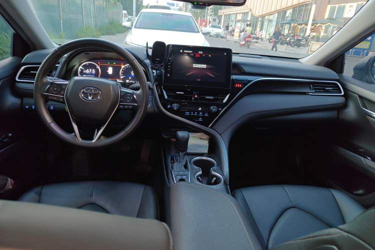 Used Toyota Camry 2021 Dual-Motor 2.5HG Luxury Edition Center Console