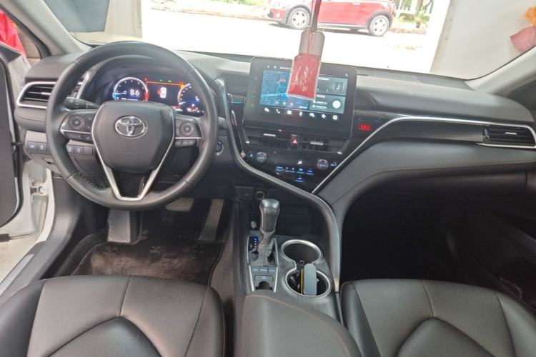 Used Toyota Camry 2021 2.5G Luxury Edition Center Console