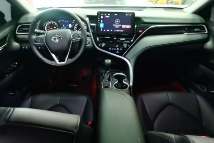 Used Toyota Camry 2021 2.0G Luxury Edition Center Console