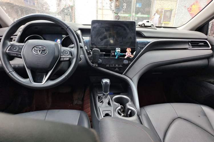 Used Toyota Camry 2021 2.0G Luxury Edition Center Console