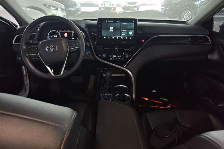 Used Toyota Camry 2021 2.5G Luxury Edition Center Console