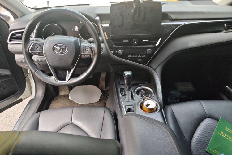 Used Toyota Camry 2021 2.0G Luxury Edition Center Console