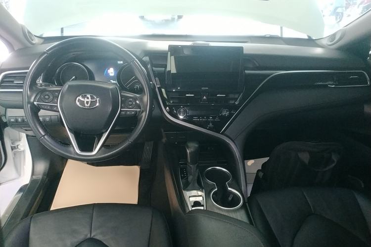 Used Toyota Camry 2021 2.0G Luxury Edition Center Console