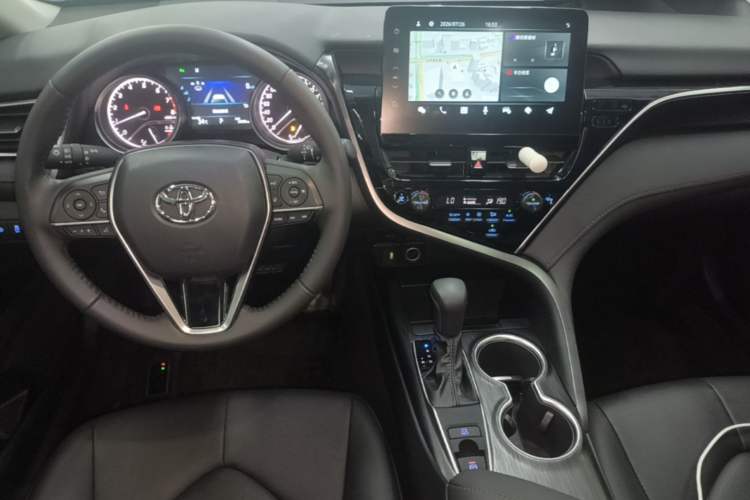 Used Toyota Camry 2021 2.0G Luxury Edition Center Console