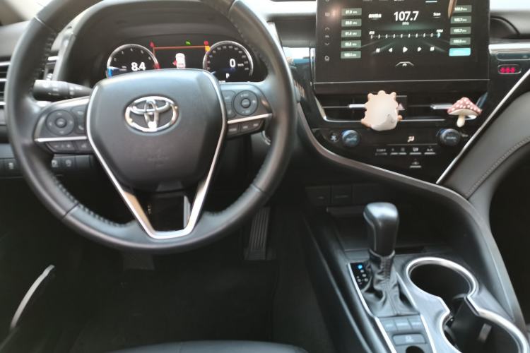 Used Toyota Camry 2021 2.5G Luxury Edition Center Console