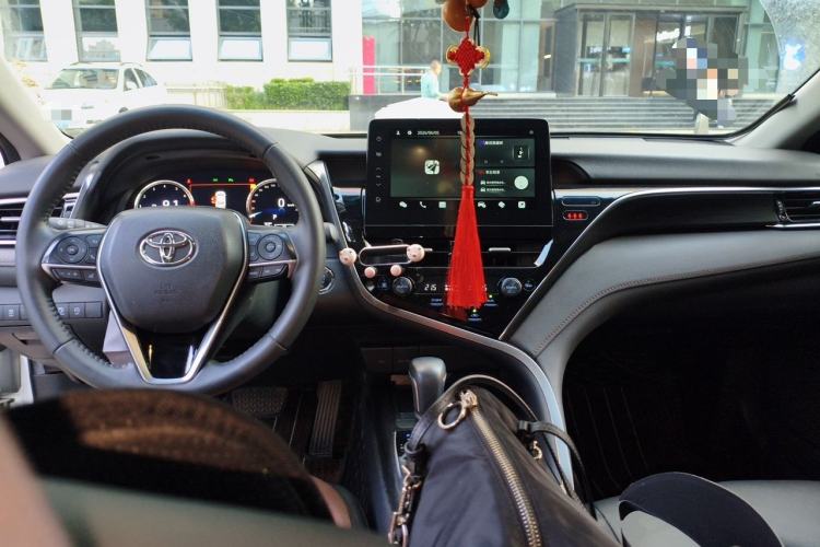 Used Toyota Camry 2021 2.5G Luxury Edition Center Console
