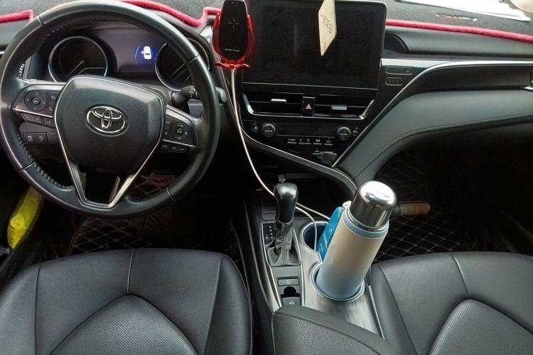Used Toyota Camry 2021 2.0G Luxury Edition Center Console