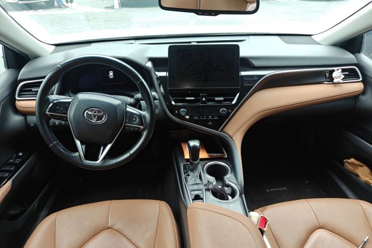 Used Toyota Camry 2021 2.5G Luxury Edition Center Console