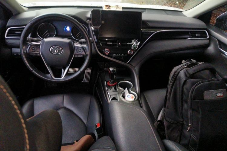 Used Toyota Camry 2021 2.0G Luxury Edition Center Console