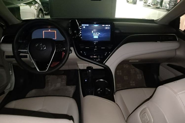 Used Toyota Camry 2021 2.5G Luxury Edition Center Console