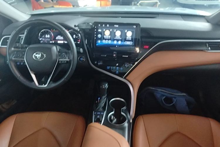 Used Toyota Camry 2021 2.5G Luxury Edition Center Console
