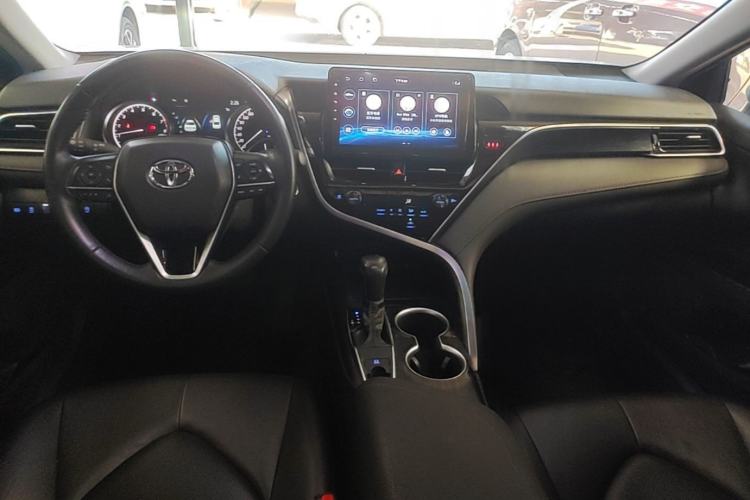 Used Toyota Camry 2021 2.0G Luxury Edition Center Console